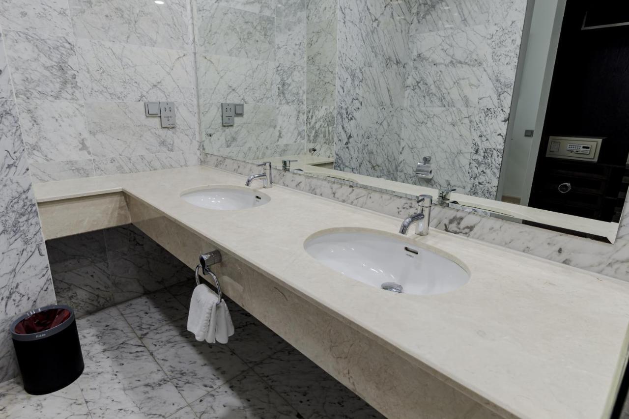 Blue Arch - Luxury Serviced In Saigon Apartamento